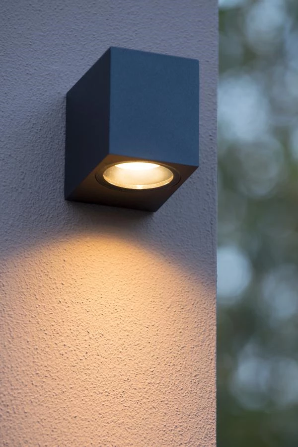 Lucide ZORA-LED - Wall spotlight / Wall light Indoor/Outdoor - LED Dim. - GU10 - 1x5W 3000K - IP44 - Black - ambiance 1